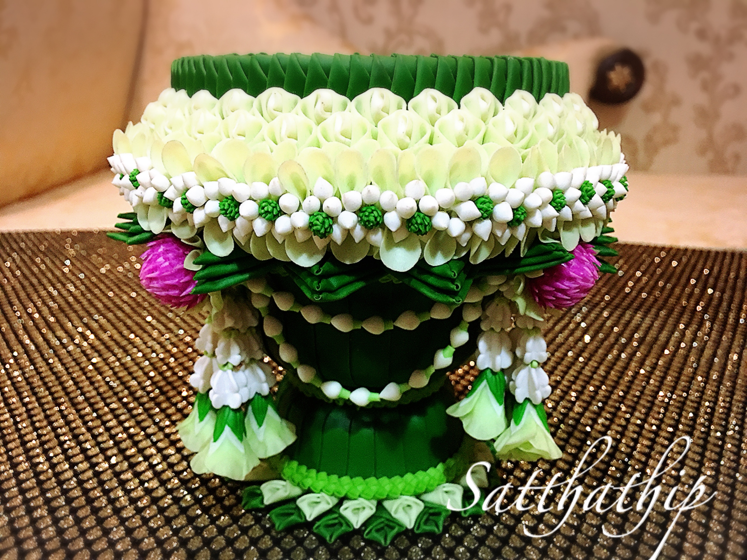 พานใบตอง ประดิษฐ์จากดิน - Tray