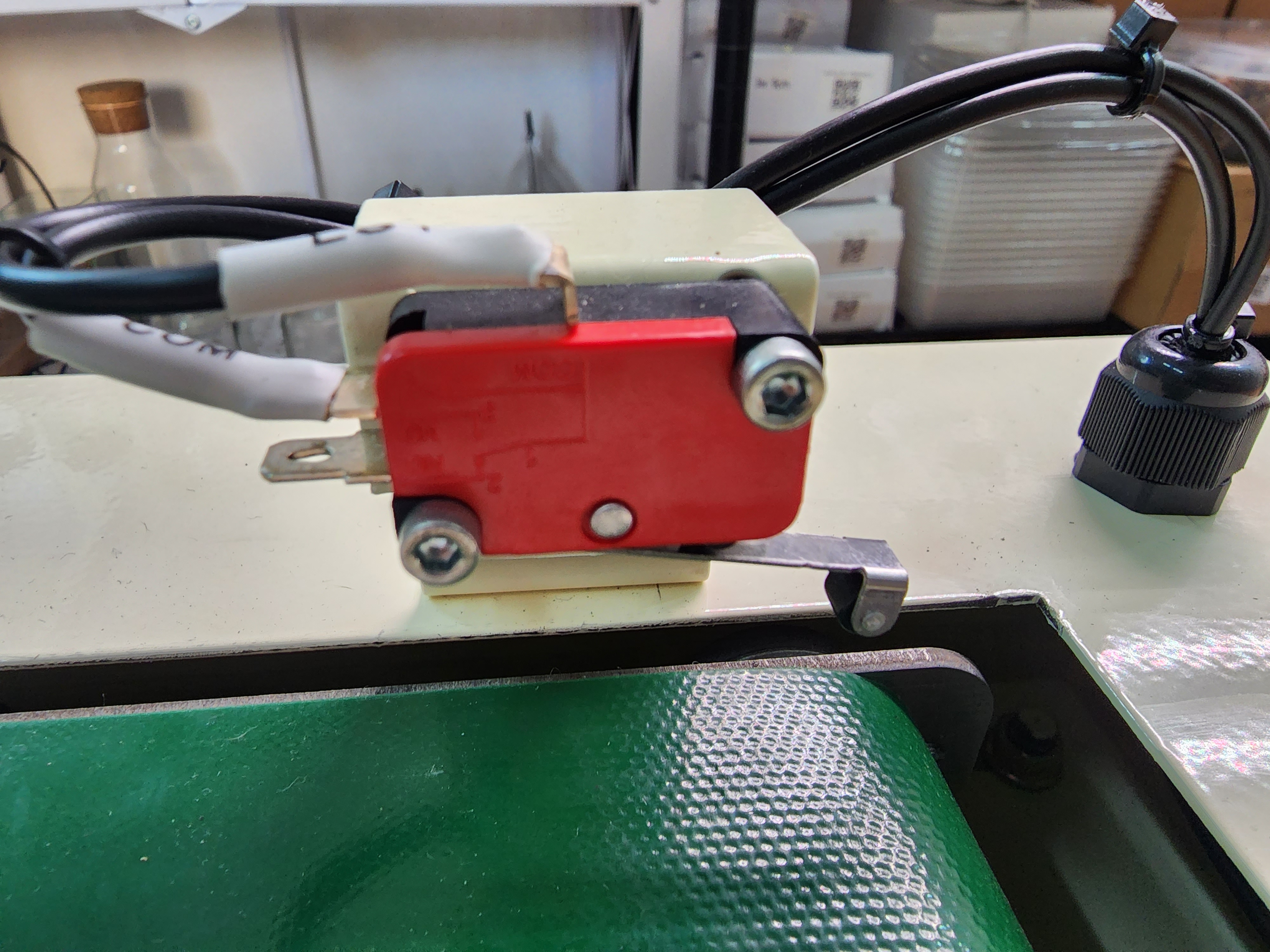 ชุดฝึกอบรม PLC พร้อม ชุด Conveyor สำหรับการจำลองการทำงานเครื่องจักร