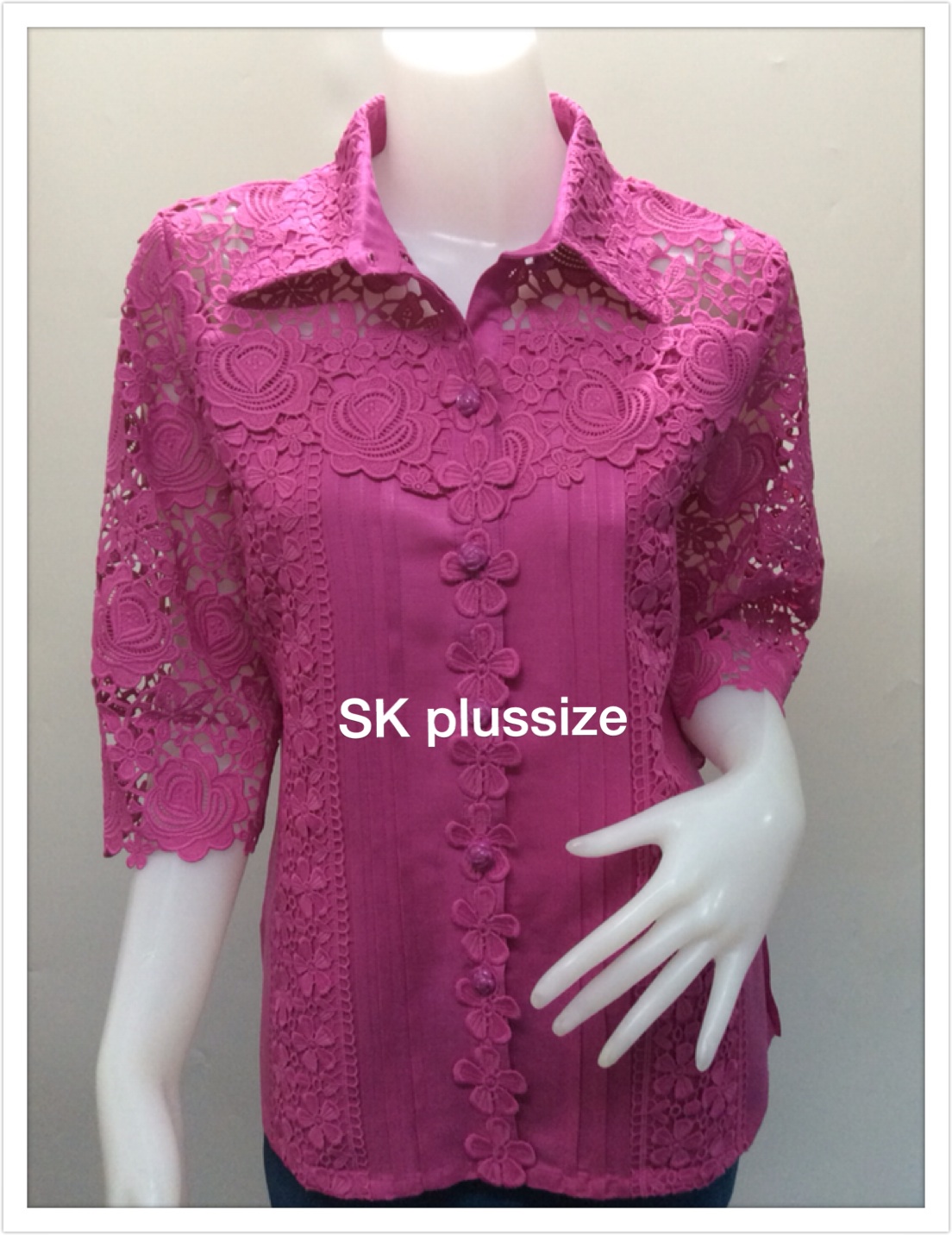 เสื้อเชิ้ตลินิน แต่งลูกไม้ แขน 3 ส่วน สีบานเย็น รอบอก 38 นิ้ว
