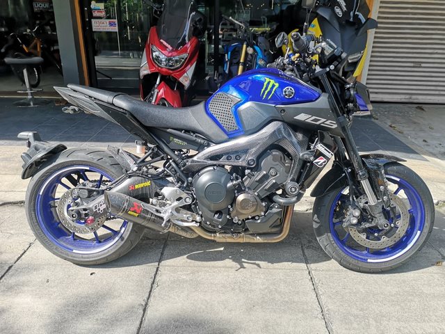 Evotech - กันล้มกลาง (Frame sliders) สำหรับ MT-09 2017+