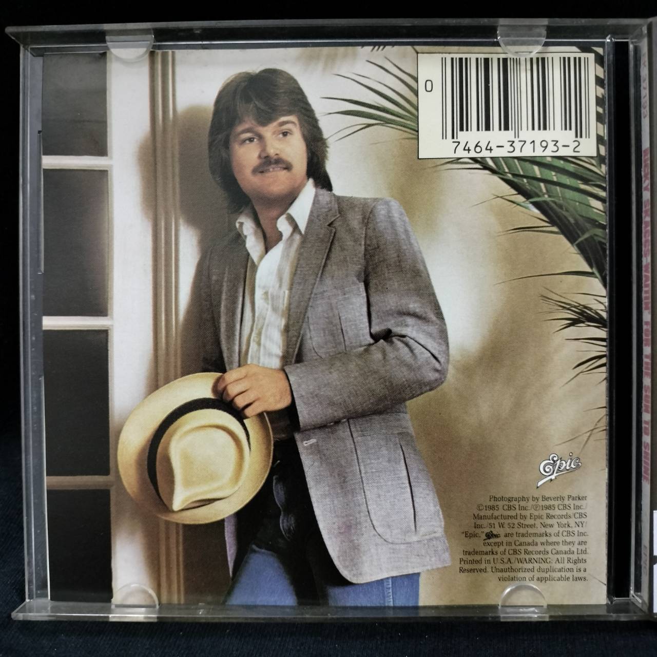 Ricky Skaggs – Waitin' For The Sun To Shine / USA / ปกมีจุดเหลือง / แผ่นดี