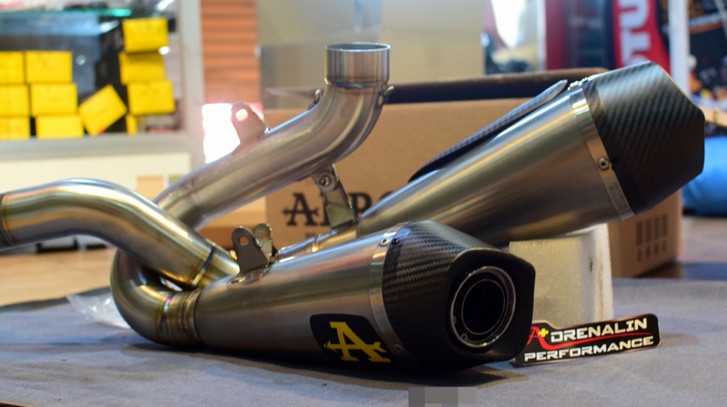 ท่อ Arrow สลิปออน สำหรับ Street fighter v4 ท่อรุ่นล่าสุด คอแสตนเลส (For Exhibition only)