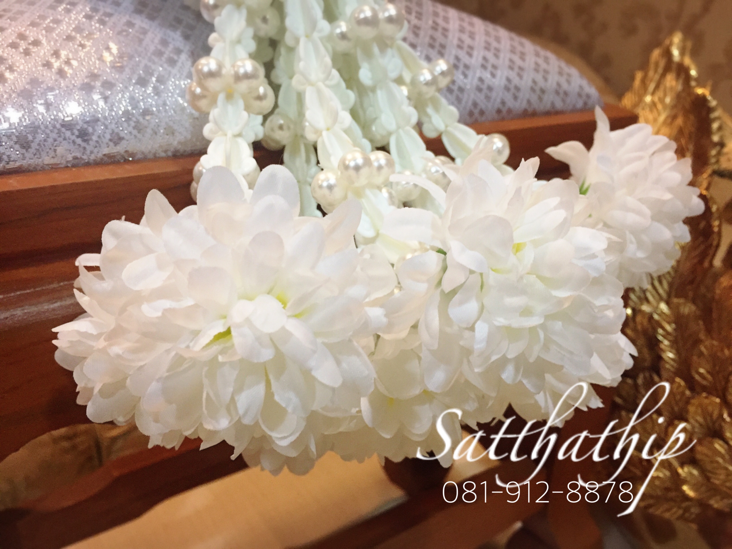 พวงมาลัยผ้า ดอกมัมสีขาว - พวงมาลัยผ้า - Fabric garland