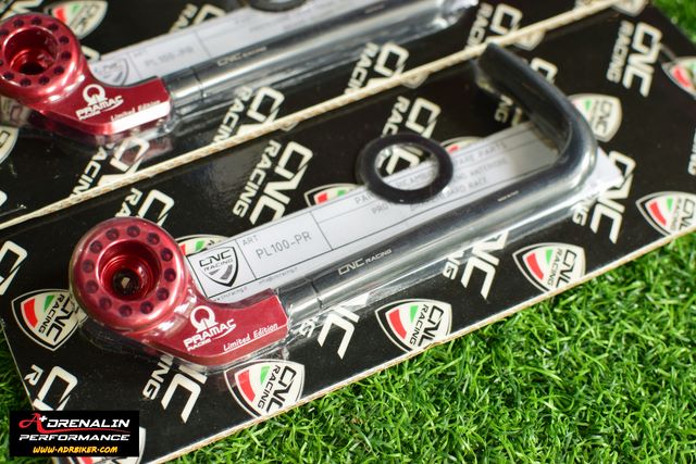 การ์ดแฮนด์ CNC Racing ทรง GP สำหรับ V4
