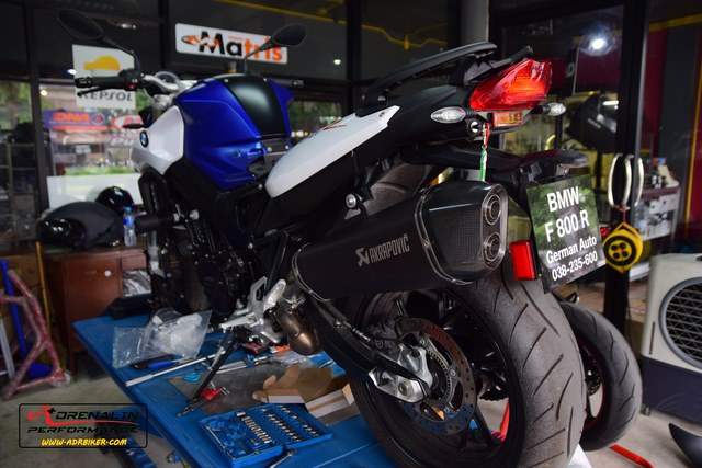ท่อ Akrapovic slip on Black titanium สำหรับ F800R (For Exhibition only)