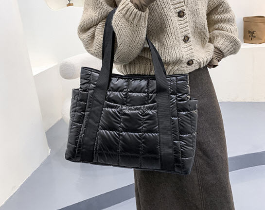 กระเป๋าบุนวม,กระเป๋าสะพายสำหรับผู้หญิง