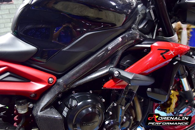 Carbon2Race คาร์บอนครอบเฟรม สำหรับ street triple 675 โปร ลดแรง