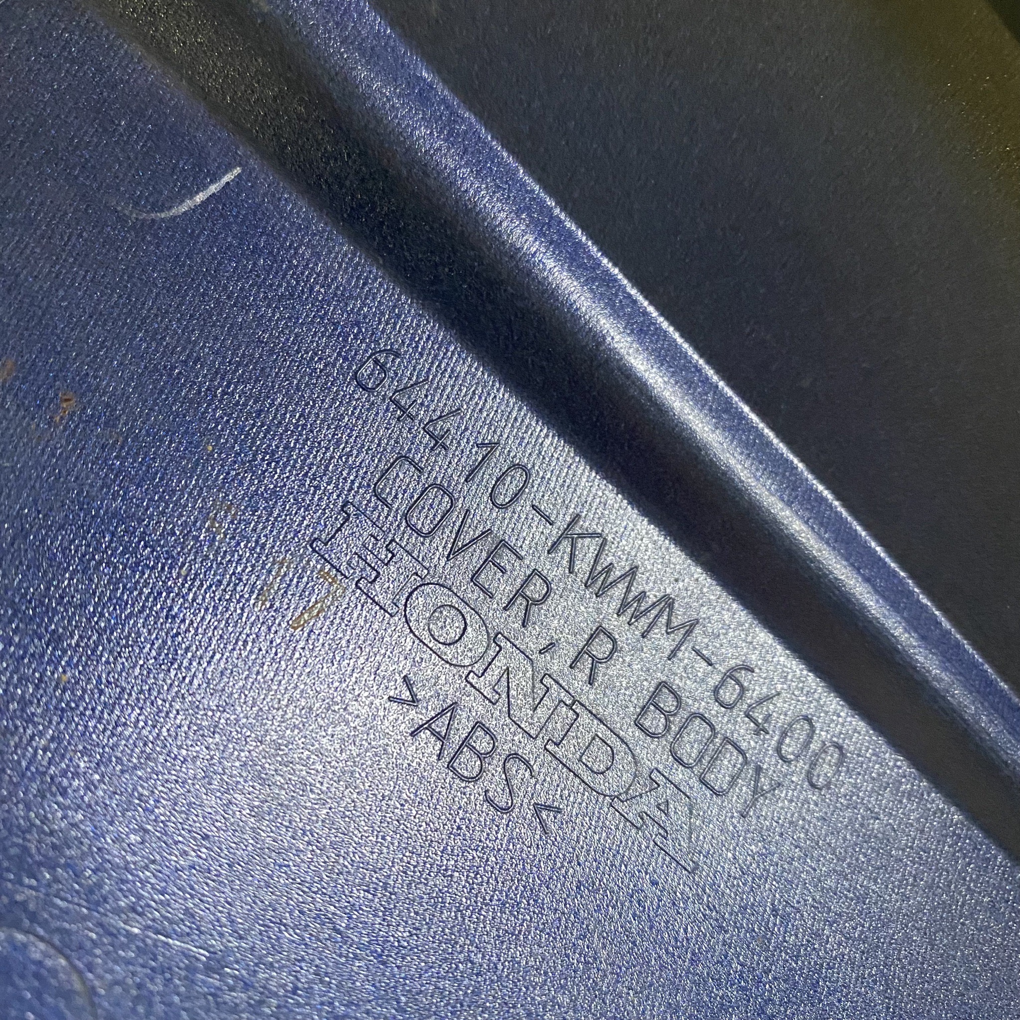 NE4A ♻ อะไหล่เก่า 64410-KWW-640YB ฝาข้างยาวข้างขวาR สำหรับรถสีน้ำเงิน-เทา HONDA WAVE110i 2013 ล้อแม็ก