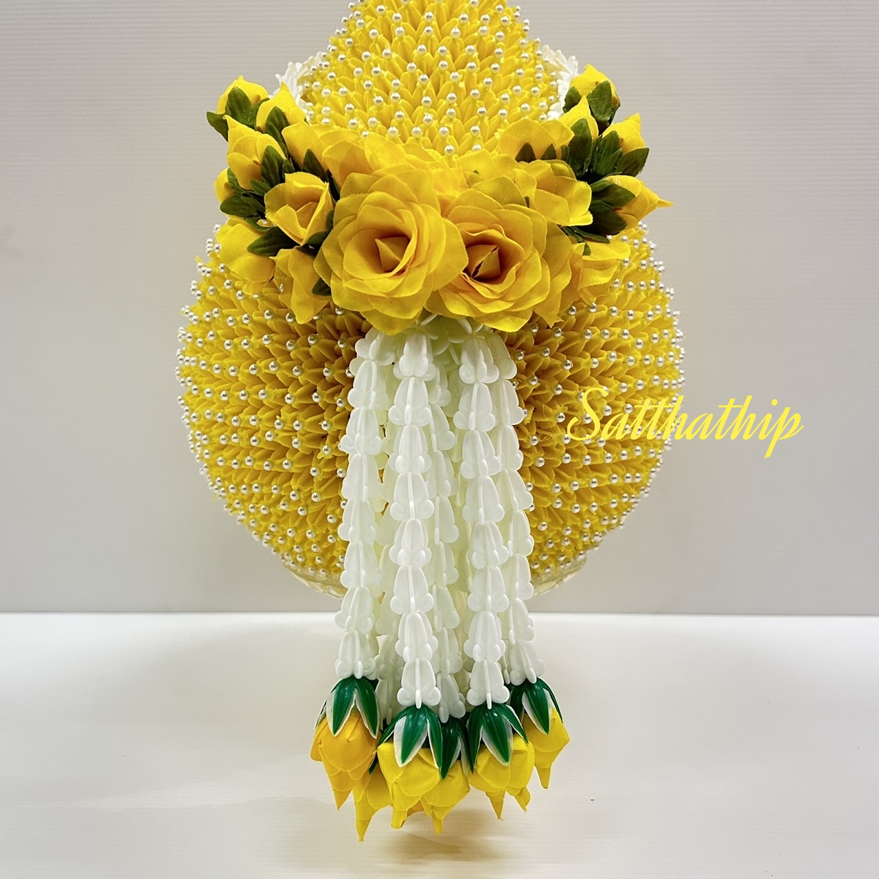 พานพุ่มดอกรักประดิษฐ์ [9"]