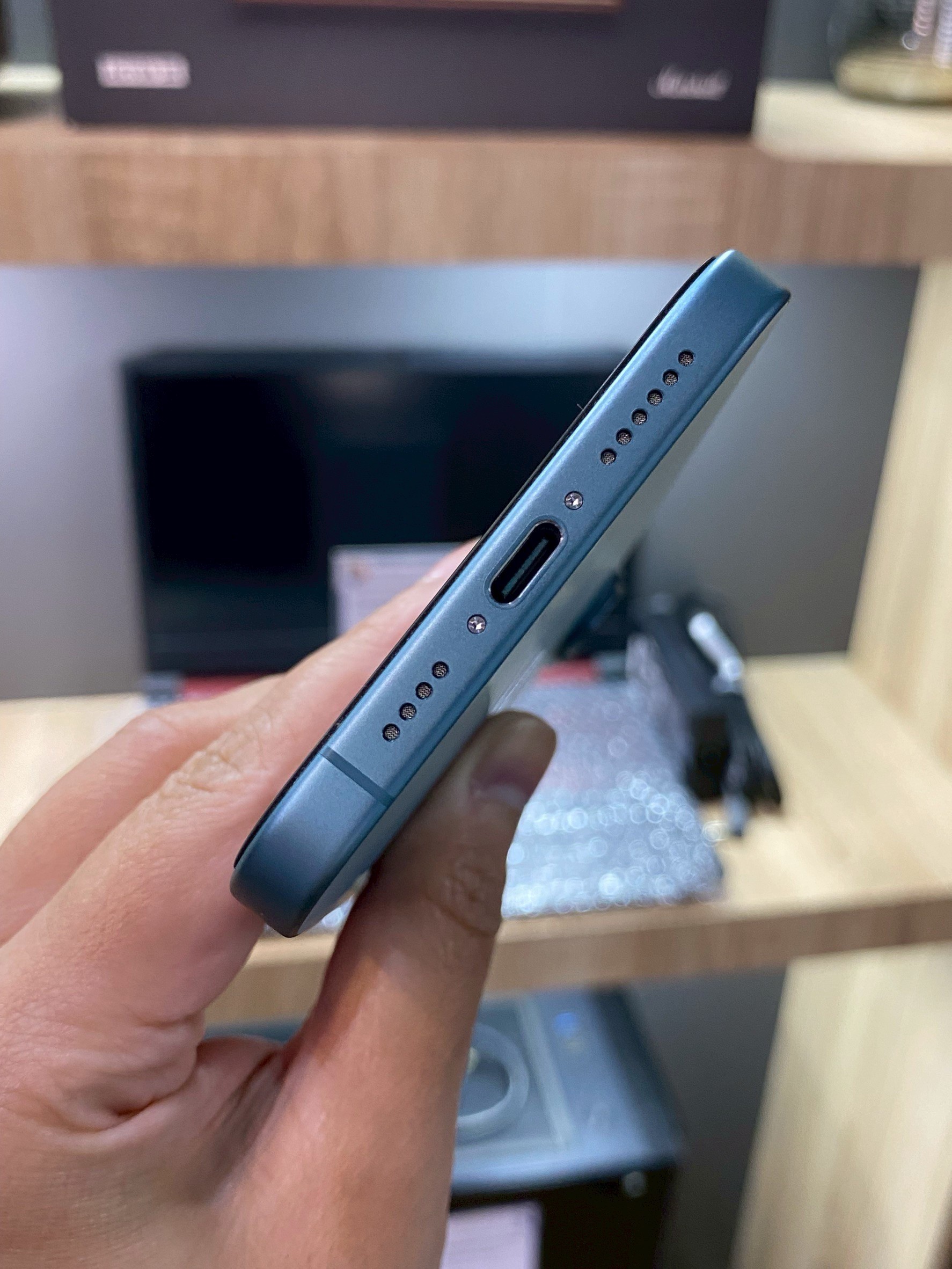 iPhone 16 Plus 128GB Teal