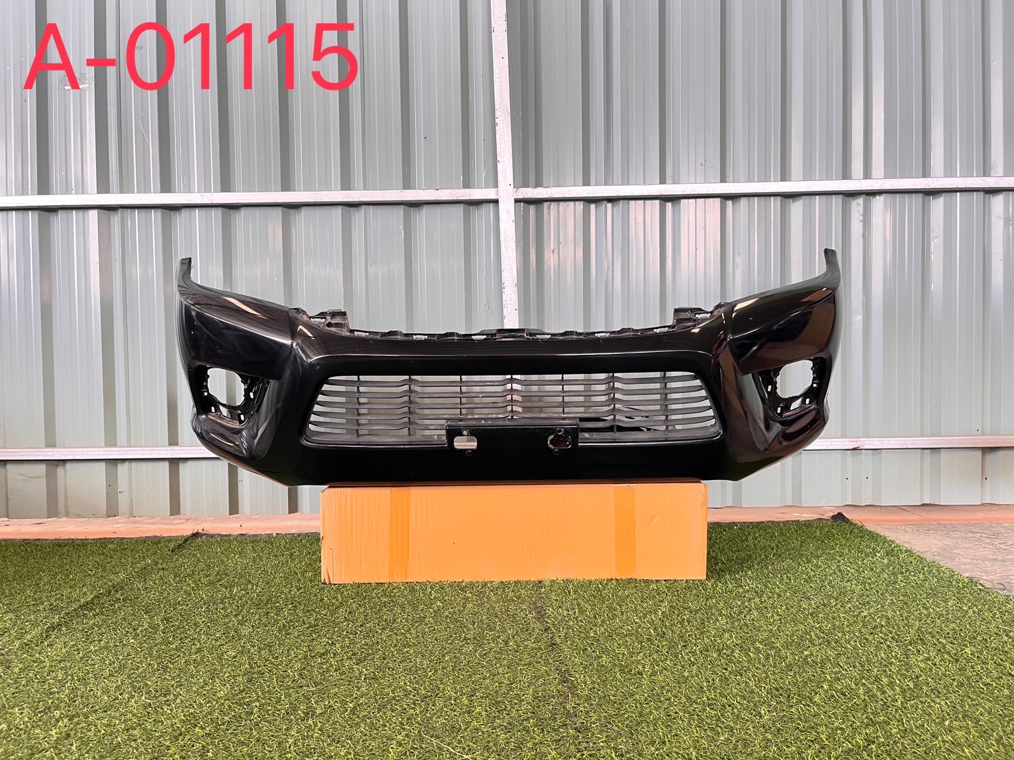 กันชนหน้า Toyota Revo 2015-17 เทียมถอด