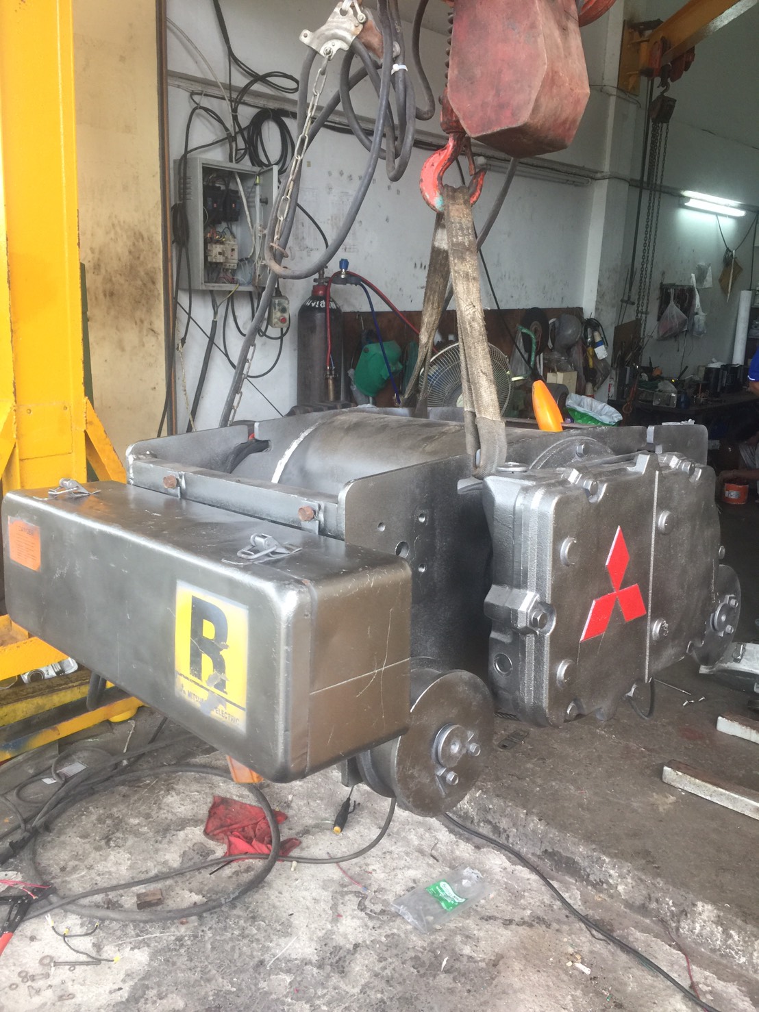 รอกสลิงไฟฟ้ามิซุูบิชิ R 2.8 TON ยกสูง 6 เมตร 4 ทิศทาง ใช้กับคานคู๋ มือสองสวยๆ พร้อมใช้งาน
