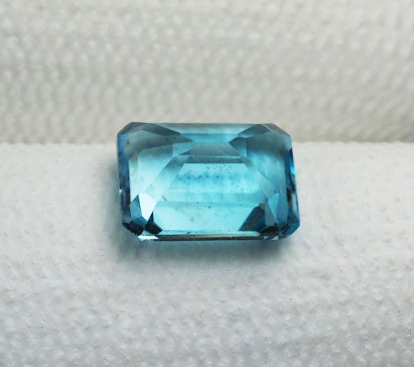 โทปาสสีฟ้า (Topaz) 2.83 กะรัต