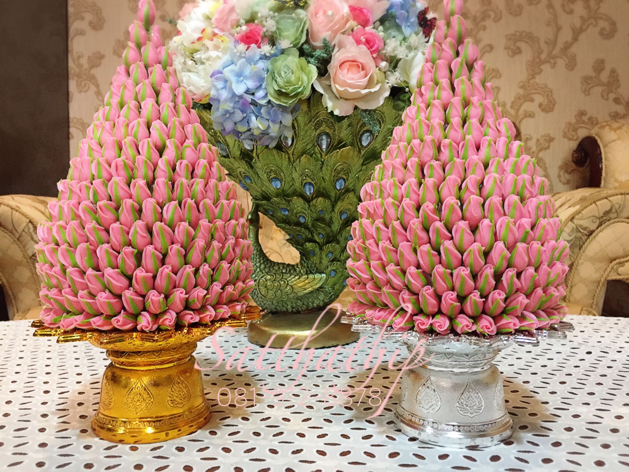 พานพุ่มดอกกุหลาบ - พานพุ่มดอกกุกลาบ (สีชมพู) ประดิษฐ์จากดิน - Phan bush