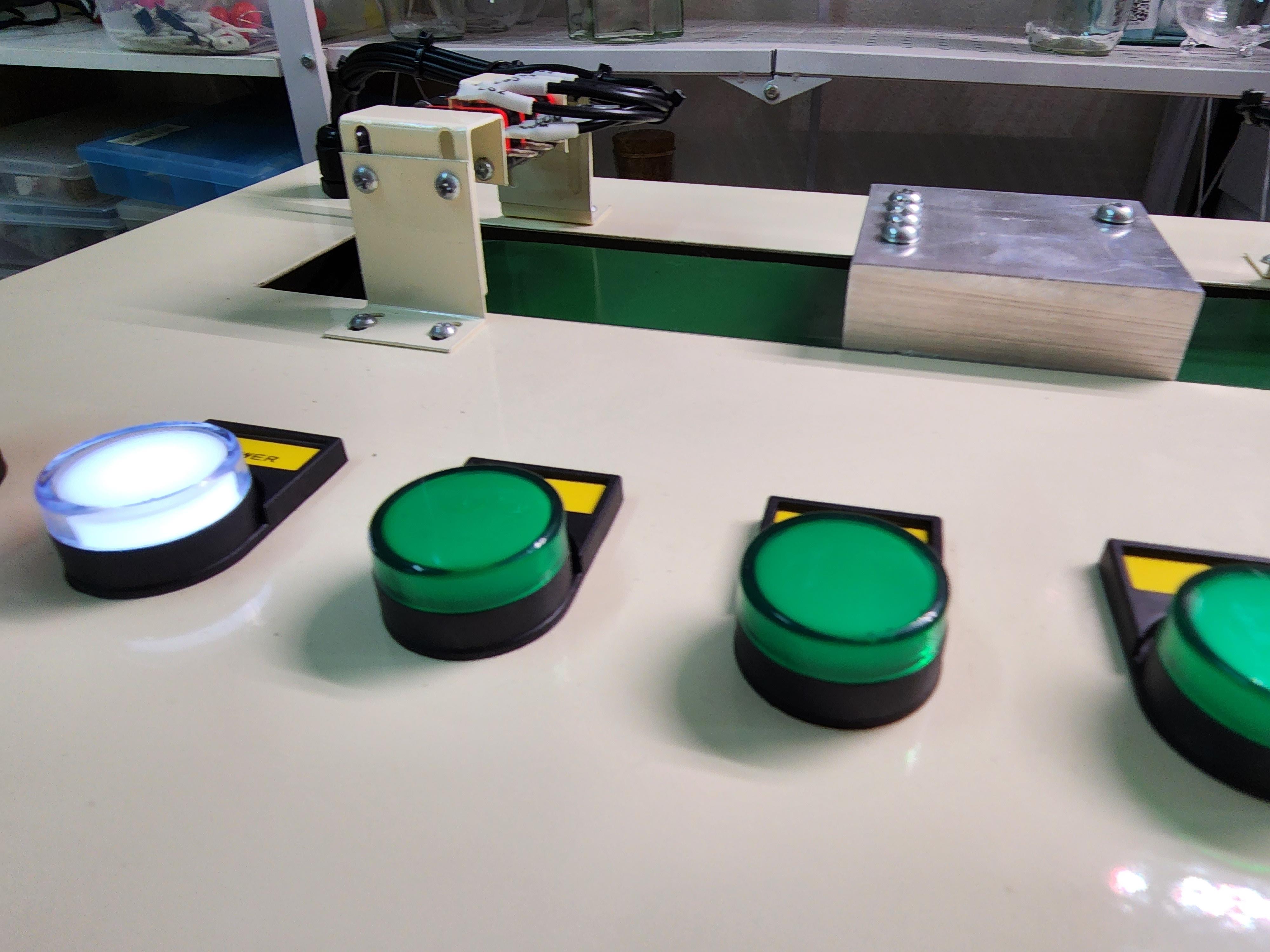 ชุดฝึกอบรม PLC พร้อม ชุด Conveyor สำหรับการจำลองการทำงานเครื่องจักร