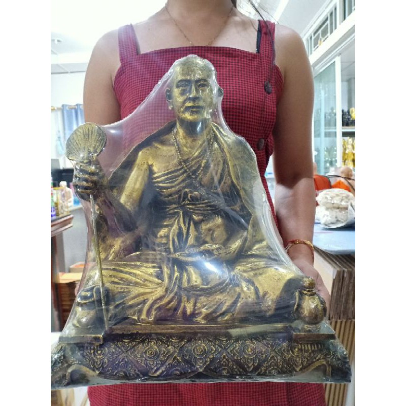 องค์จำลอง พระครูบาบุญชุ่ม เกจิดังเเห่งล้านนา