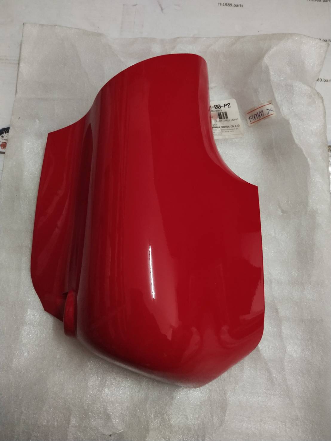 ฝาครอบโช๊คด้านซ้ายสีแดง สำหรับรุ่น SPARK 110 อะไหล่แท้ YAMAHA 5TN-F3122-00-P2