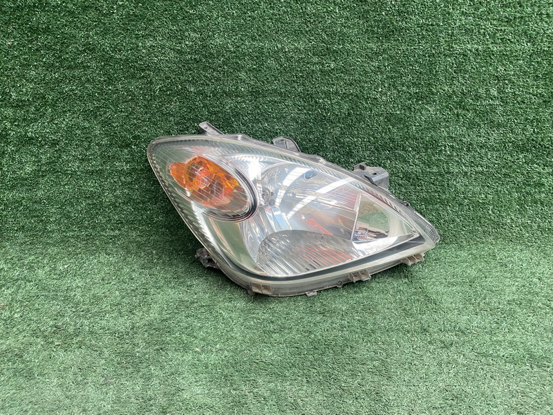 ไฟหน้า R Toyota Innova 2004-2010