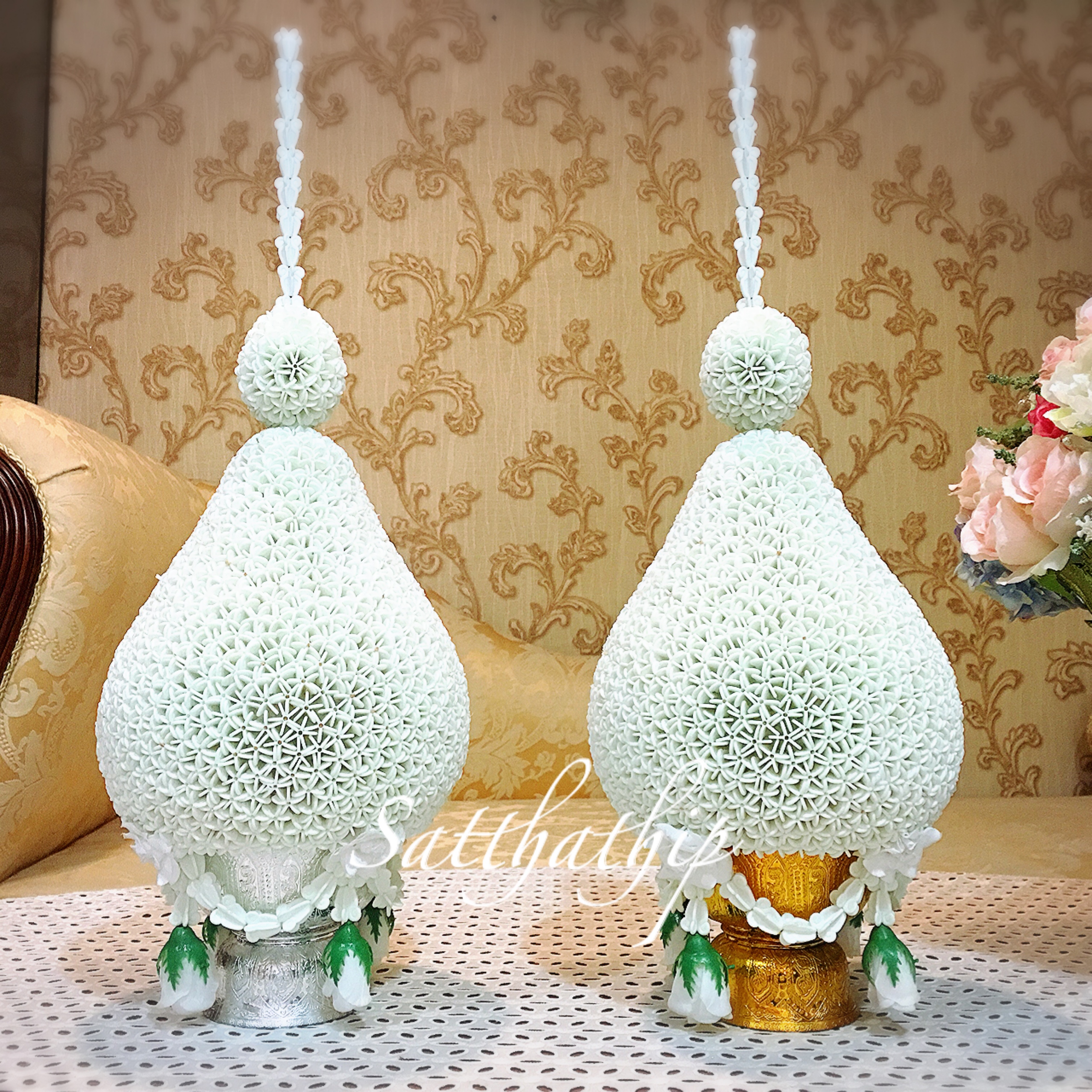 พานพุ่ม - พานพุ่มสักการะ - พานพุ่มดอกรัก - พานพุ่มดอกรักประดิษฐ์ (พลาสติก) - พานพุ่มสีขาว - Panpum