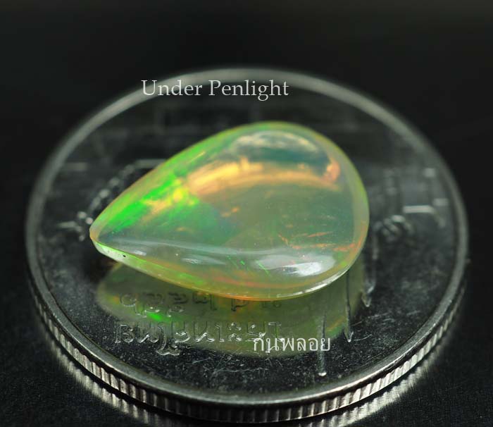 โอปอหลากสี (Multi Opal) 1.65 กะรัตทรงหยดน้ำ