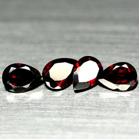 พลอยโกเมนแดง (Garnet) 3.23 กะรัต 4 ชิ้นหยดน้ำ