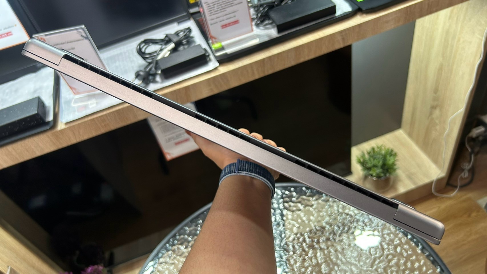 MacBook Pro 16" (M2 Max, ปี 2023) 32/1TB Space Gray