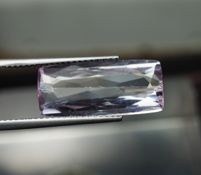 คุนไซต์สีชมพู (Kunzite) 7.50 กะรัต