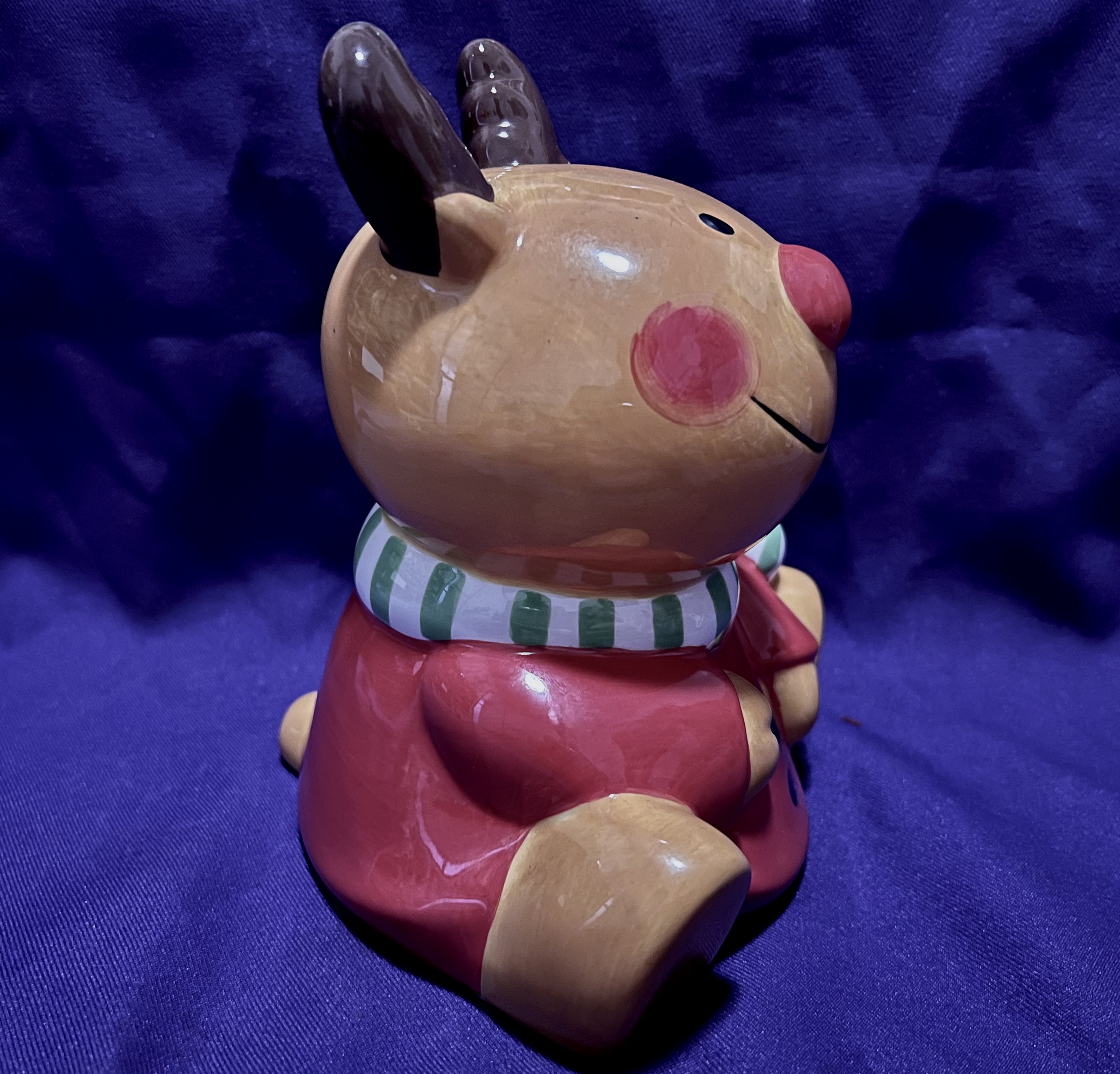 กวางเรนเดียร์คริสต์มาส งานคุณภาพ(เซรามิคลำปาง) ขนาดความสูงถึงเขา 20 cm ความกว้างจากฐาน 15 cm