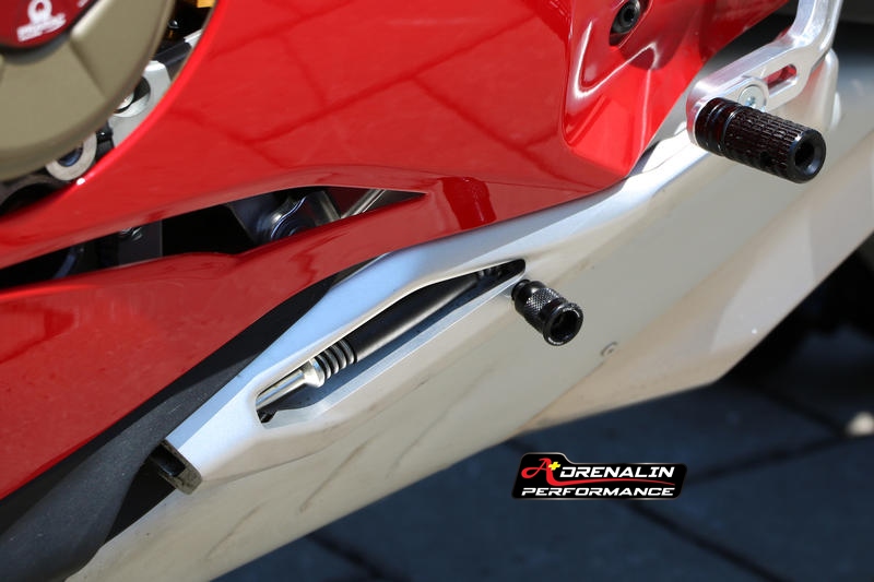 ตัวเตะขาตั้ง cncracing สำหรับ Panigale 899 1199 ช่วยให้เตะขาตั้งได้ง่ายขึ้น