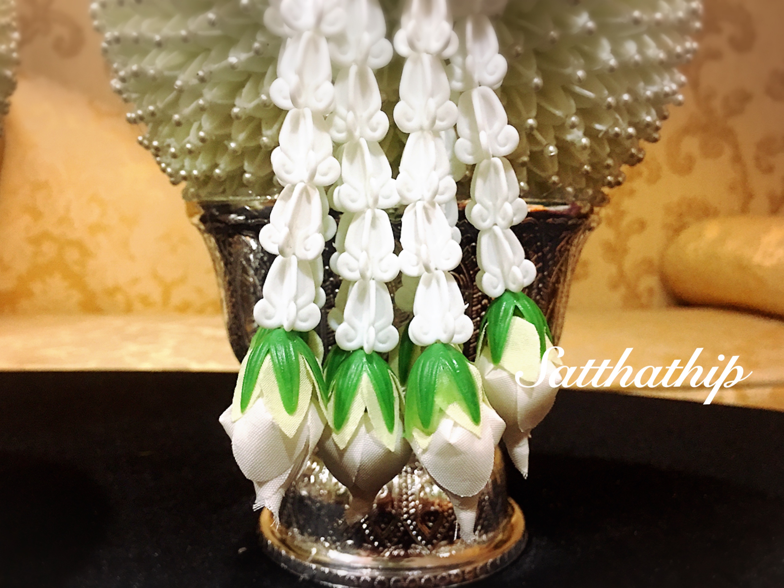 พานพุ่ม - พานพุ่มสักการะ - พานพุ่มดอกรัก - พานพุ่มดอกรักประดิษฐ์ (พลาสติก) - พานพุ่มสีขาว - Panpum