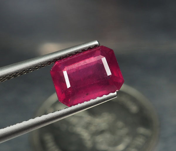 พลอยทับทิม (Ruby) 2.92 กะรัตสีชมพู