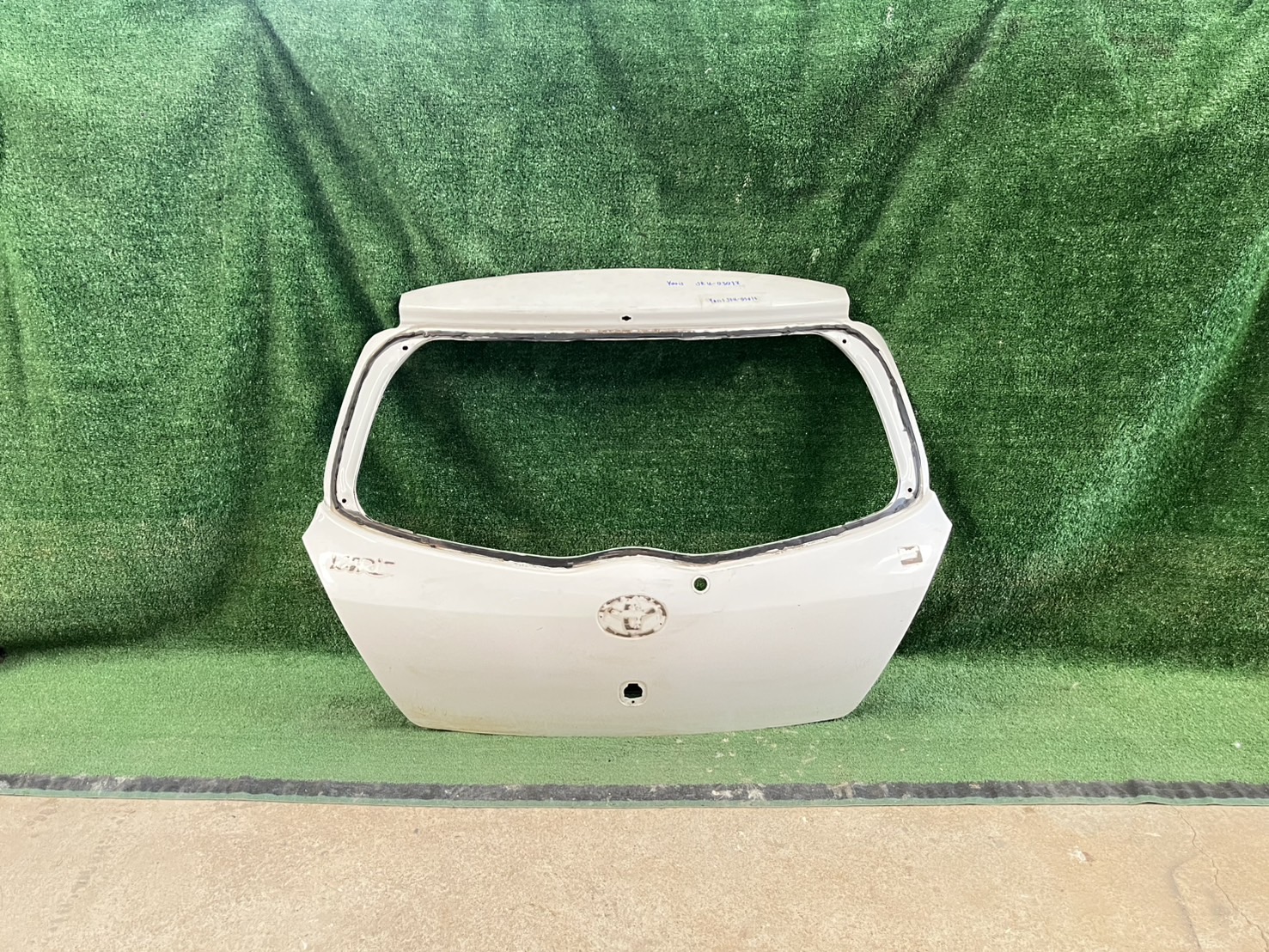 ฝาปิดท้าย Toyota Yaris 2006-11
