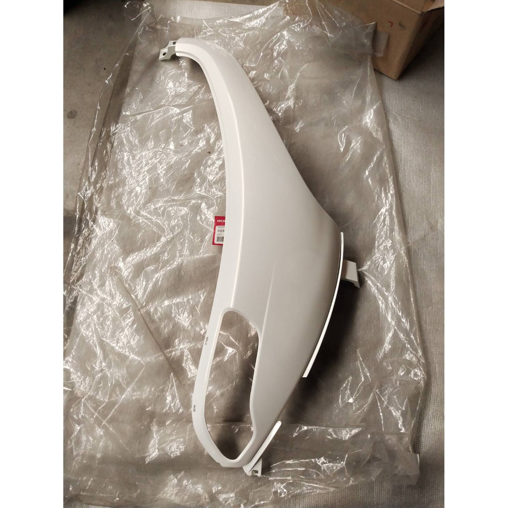 54303-K16-900ZH ฝาครอบด้านหน้าข้างซ้าย SCOOPY-I 2013 รถสีขาว-แดง,สีขาว-น้ำเงิน,สีขาว-ชมพู อะไหล่แท้ HONDA