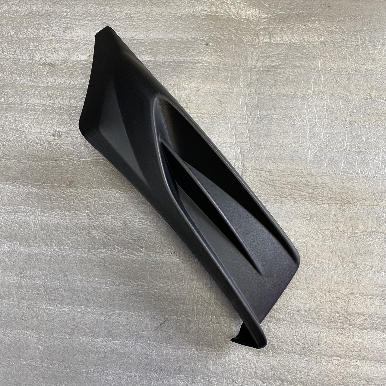 64505-KVB-880 ฝาปิดข้างไฟหน้าขวา CLICK PLAY คาร์บู อะไหล่แท้ HONDA