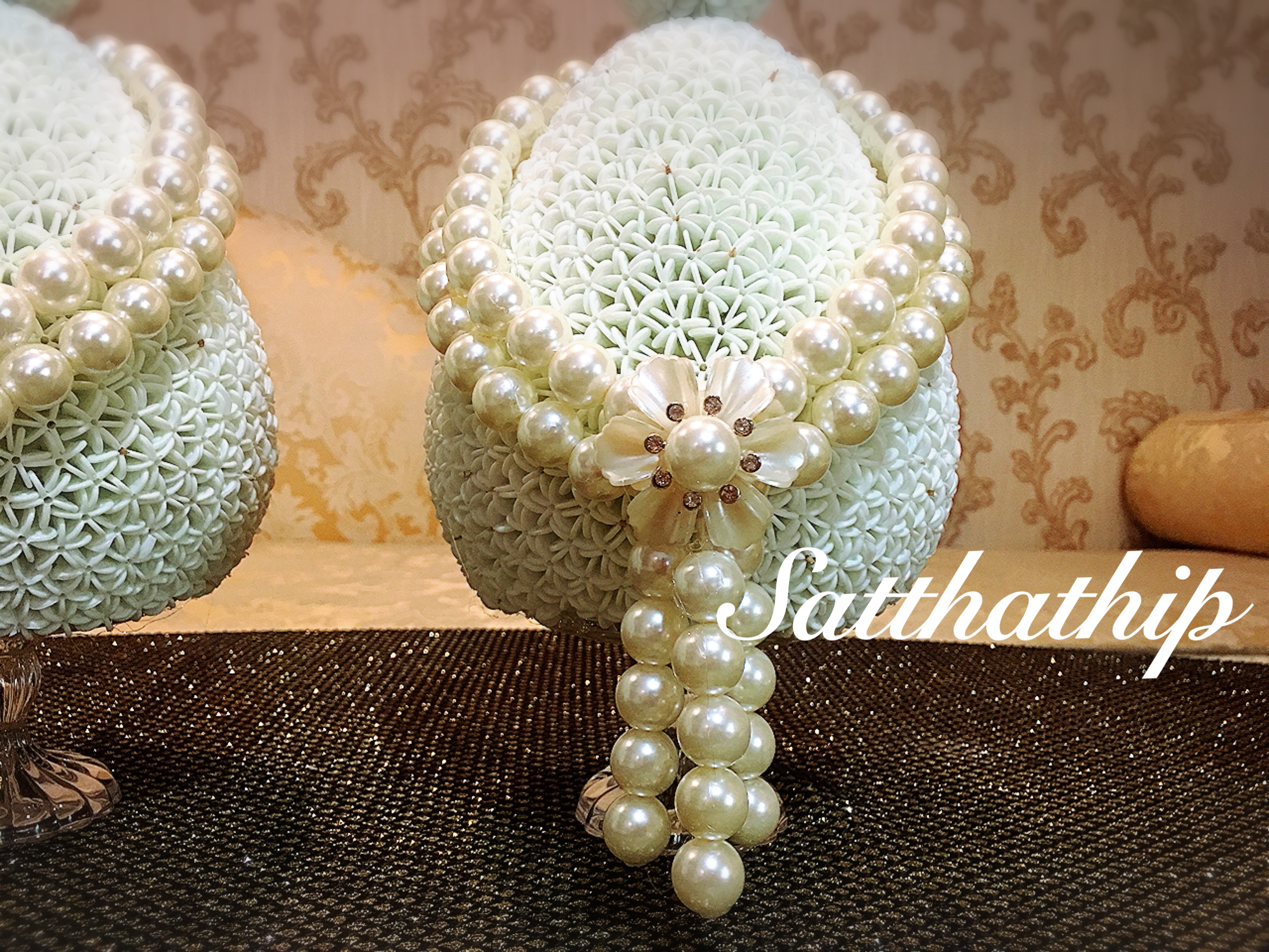 พานพุ่ม - พานพุ่มสักการะ - พานพุ่มดอกรัก - พานพุ่มดอกรักประดิษฐ์ (พลาสติก) - พานพุ่มสีขาว - Panpum