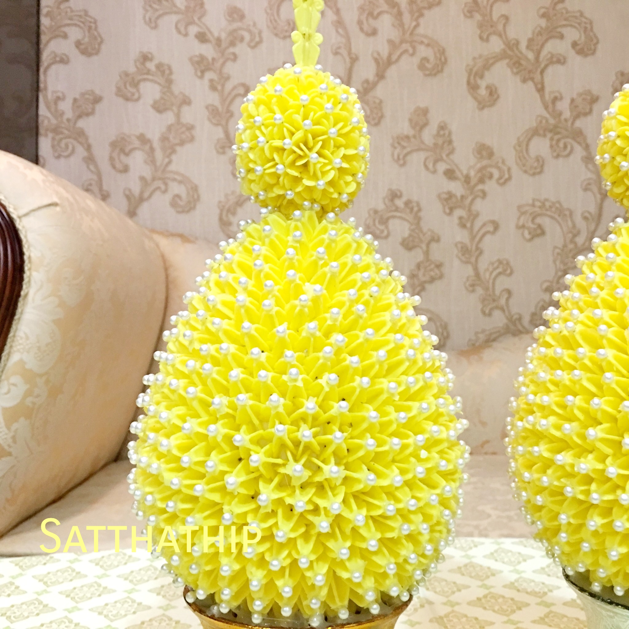 พานพุ่ม - พานพุ่มสักการะ - พานพุ่มดอกรัก - พานพุ่มดอกรักประดิษฐ์ (พลาสติก) - พานพุ่มสีเหลือง - Panpum