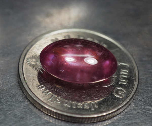 พลอยทับทิม (Ruby) 5.85 กะรัตสีแดงส้ม