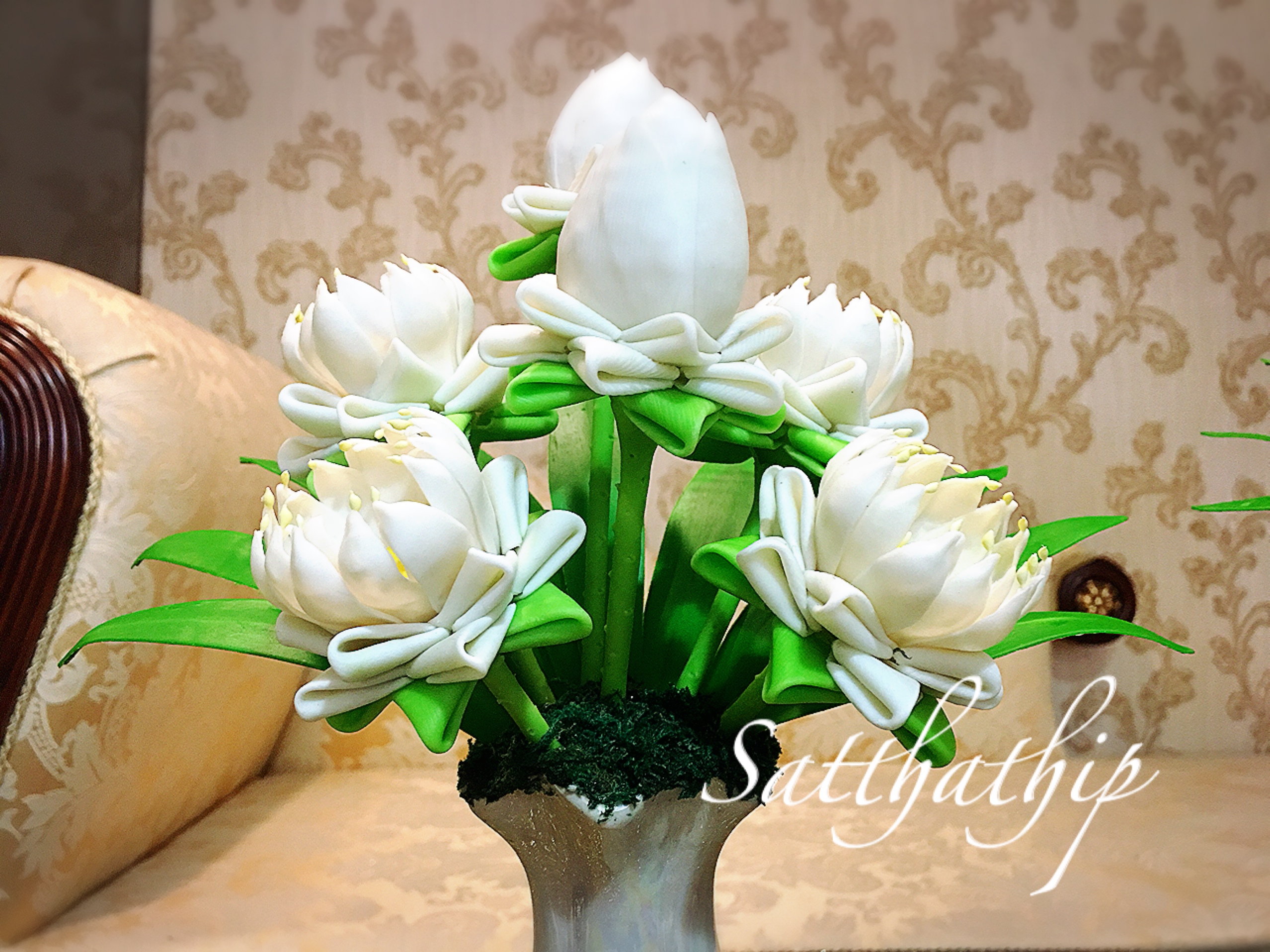 แจกันดอกบัว - ดอกบัวประดิษฐ์ - แจกันดอกบัวพับสีขาว (ข้างละ 6 ดอก) ประดิษฐ์จากดิน - แจกันดอกบัวประดิษฐ์ - Lotus Flower