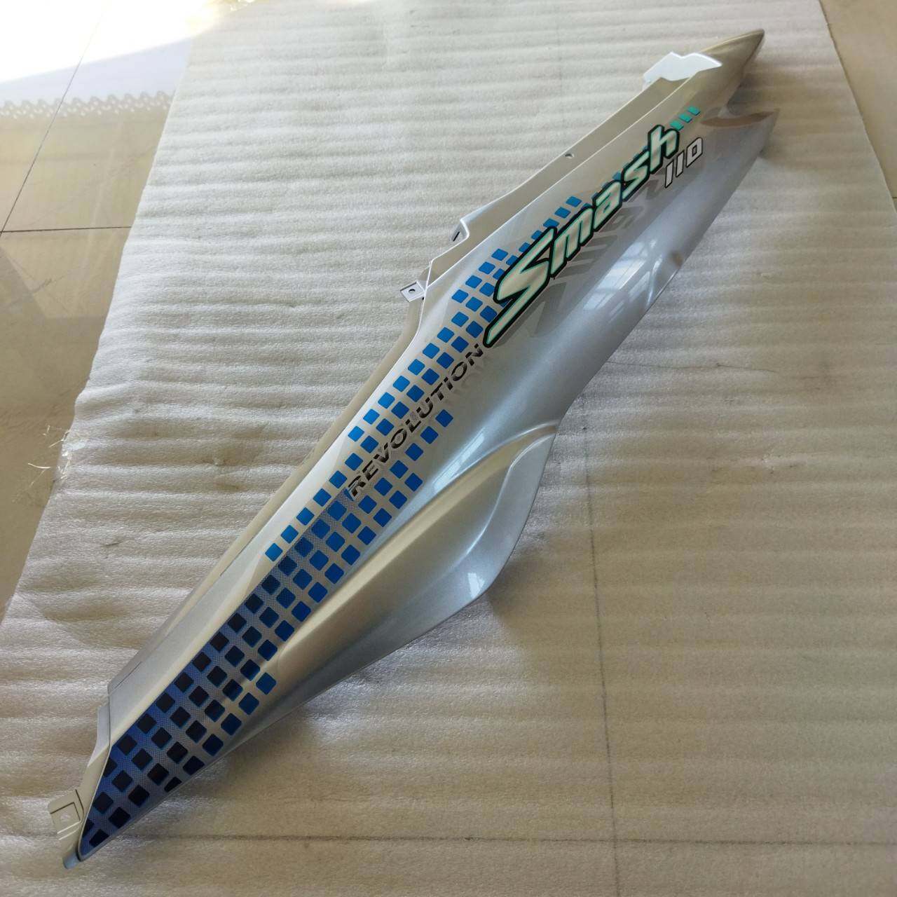 47210-07H10-C52 ฝาครอบตัวถัง ด้านซ้าย SMASH110 FK110S-E อะไหล่แท้ SUZUKI