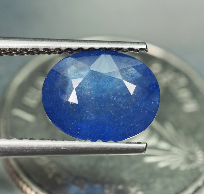 พลอยไพลิน (Blue Sapphire) 2.10 กะรัต