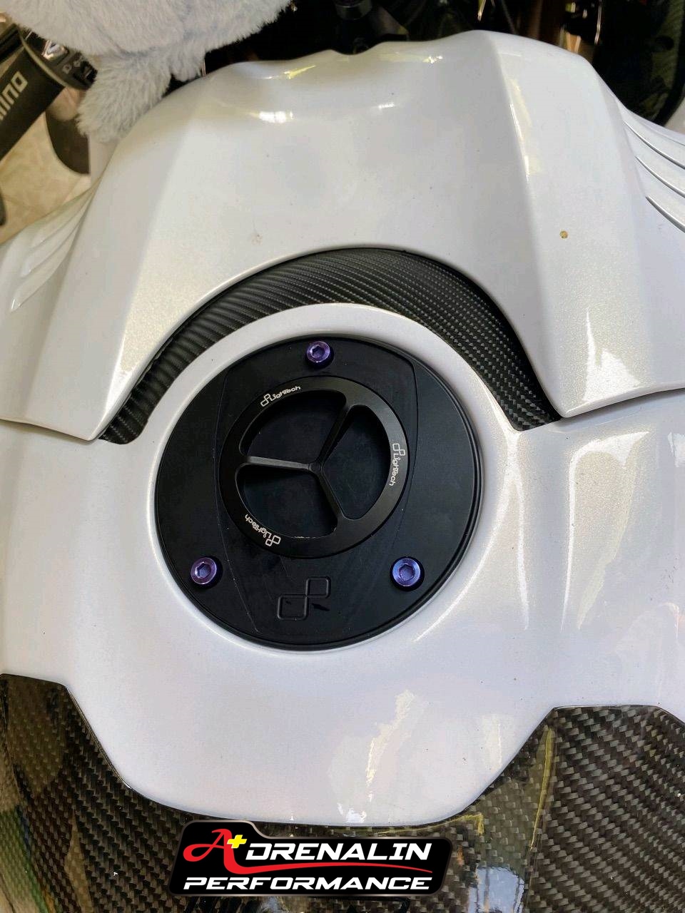 ฝาถังน้ำมัน Lightech รุ่น spin lock สำหรับ BMW S1000RR 15+