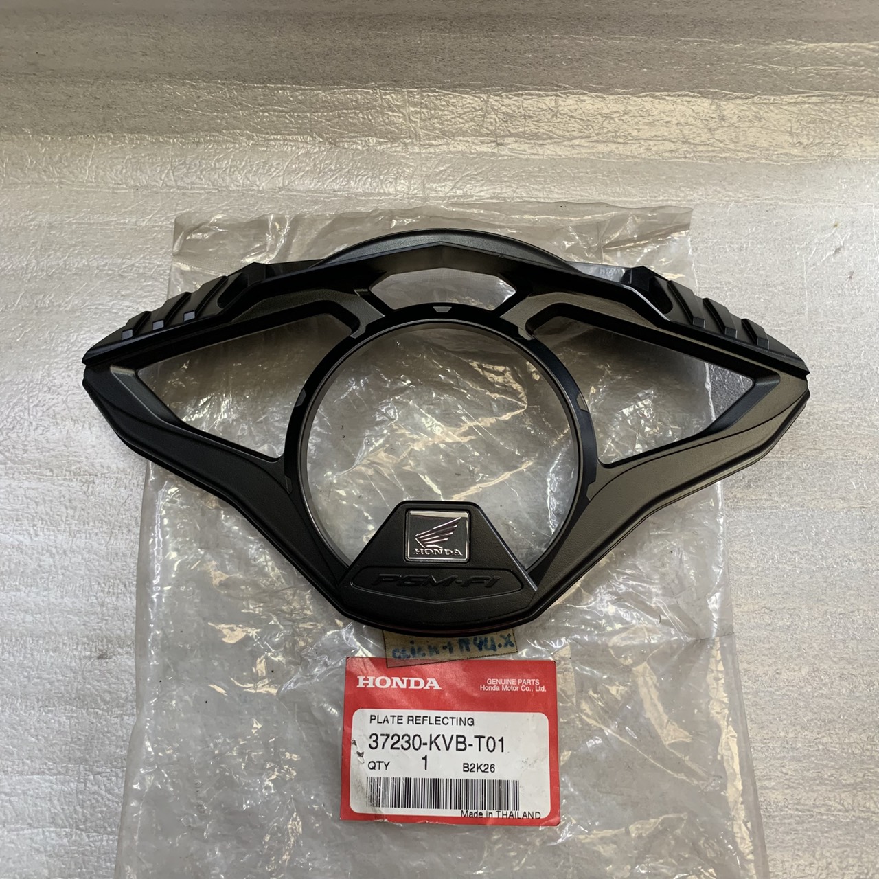 37230-KVB-T01 แผ่นปิดมาตรวัดความเร็ว CLICK i 2008 อะไหล่แท้ HONDA
