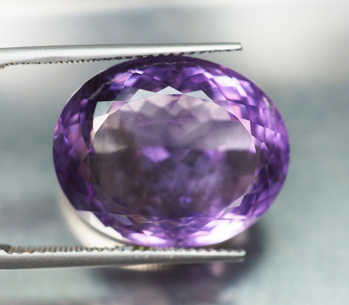 อะเมทิสต์สีม่วง (Purple Amethyst) 21.70 กะรัตขนาดใหญ่