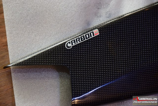 Carbon2Race ครอบสวิงอาร์มคาร์บอน สำหรับ R6 2017