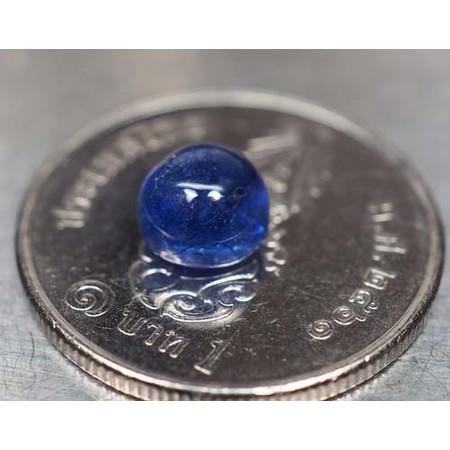 พลอยไพลินหลังเบี้ย (Sapphire) 1.85 กะรัต