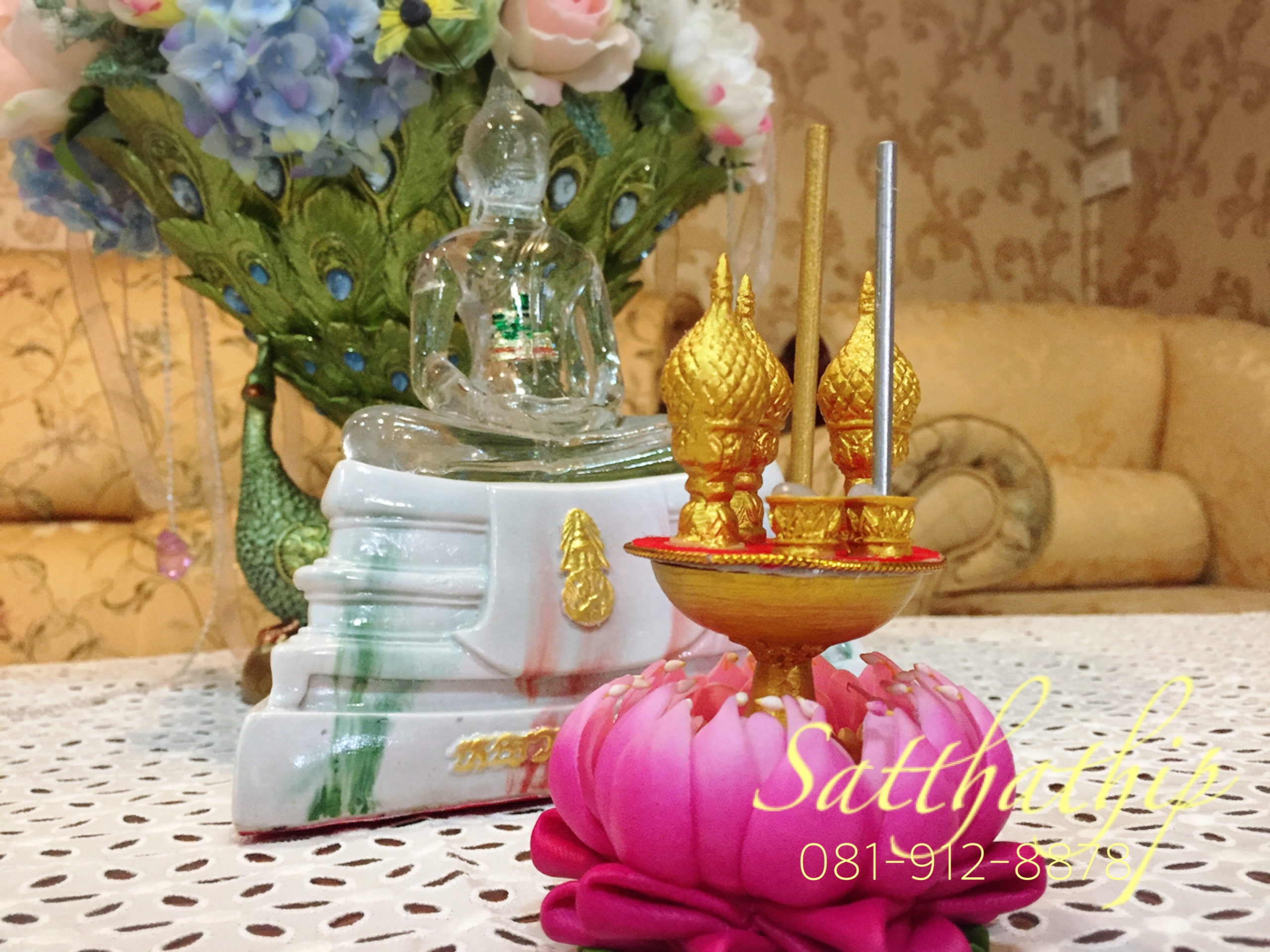 ชุดเครื่องทองน้อย ประดิษฐ์จากซิลิก้า บนถาดบัว ประดิษฐ์จากดิน