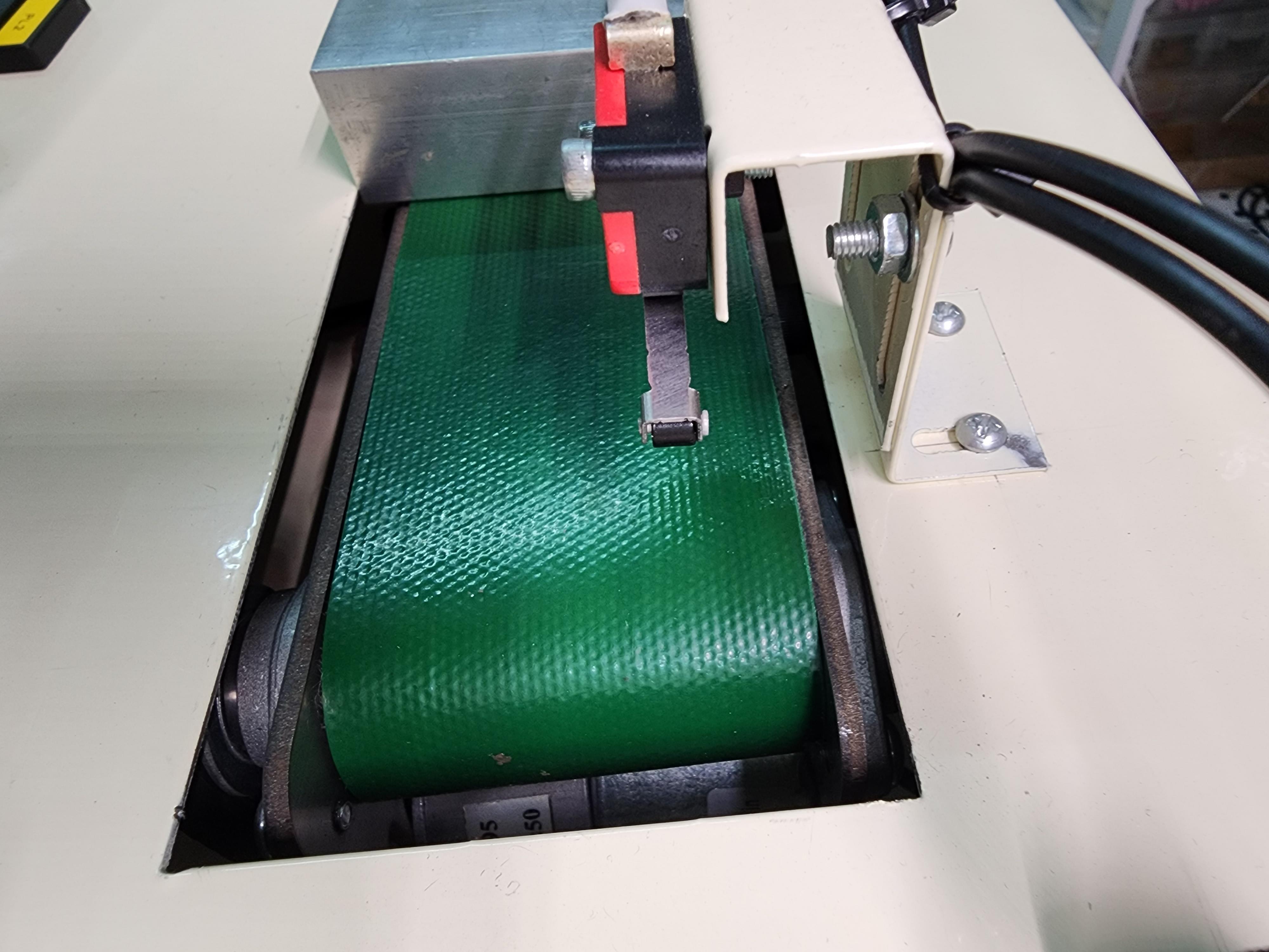 ชุดฝึกอบรม PLC พร้อม ชุด Conveyor สำหรับการจำลองการทำงานเครื่องจักร