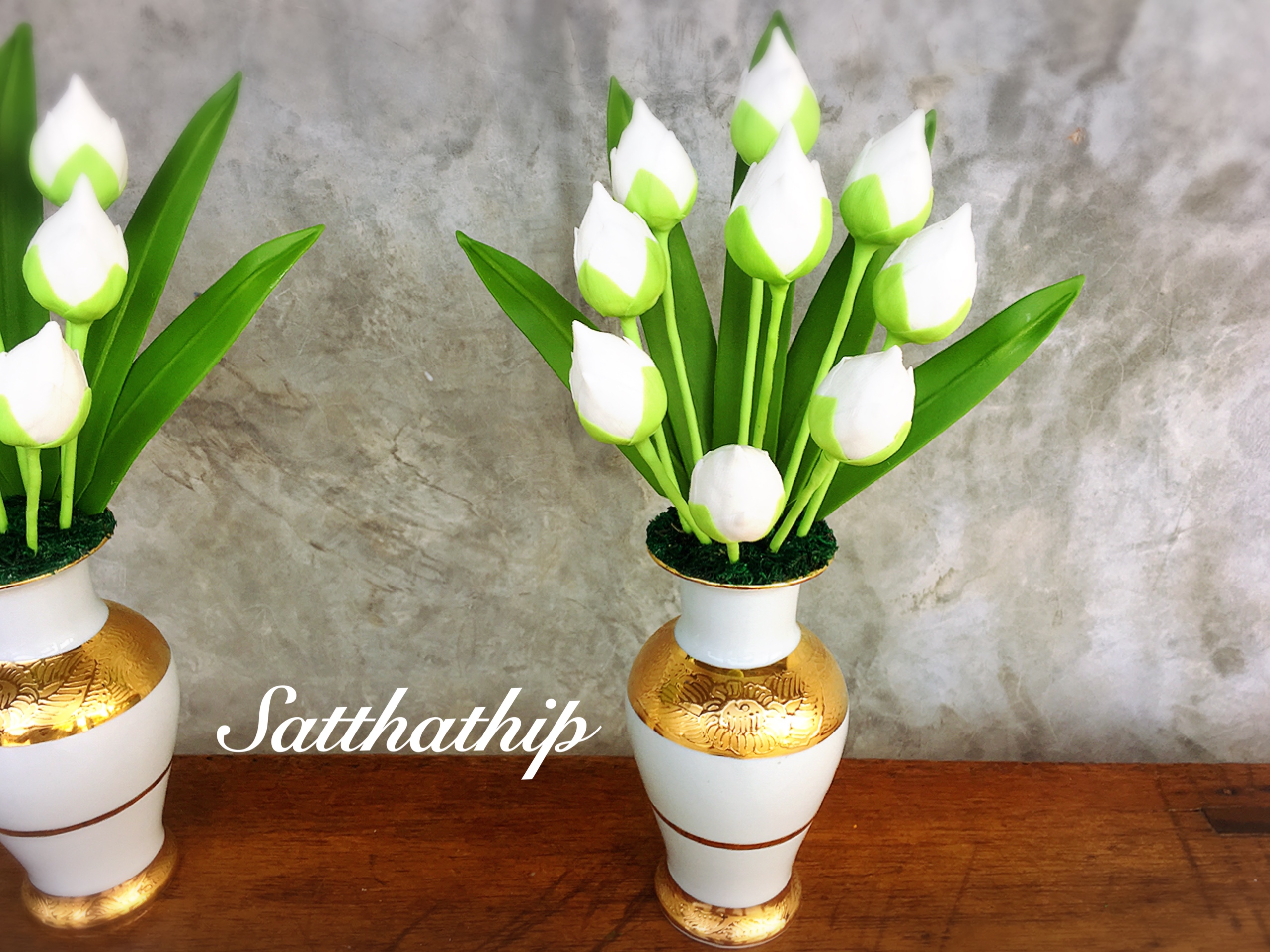 แจกันดอกบัว - ดอกบัวประดิษฐ์ - แจกันดอกบัวตูม (ข้างละ 9 ดอก) ประดิษฐ์จากดิน - แจกันดอกบัวประดิษฐ์ - Lotus Flower