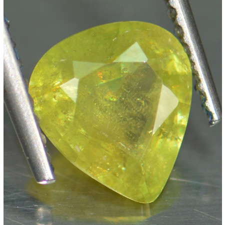 พลอยแท้สฟีน (Sphene) 1.35 กะรัต