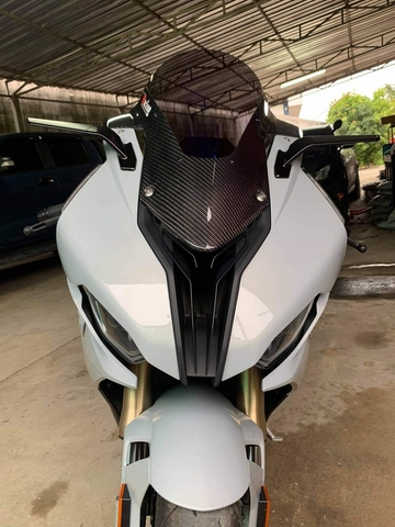 กระจกข้าง Rizoma รุ่น stealth ทำหน้าที่เป็นเหมือนสปอยเลอร์ สร้างแรงกด downforce สำหรับ S1000RR 2020+